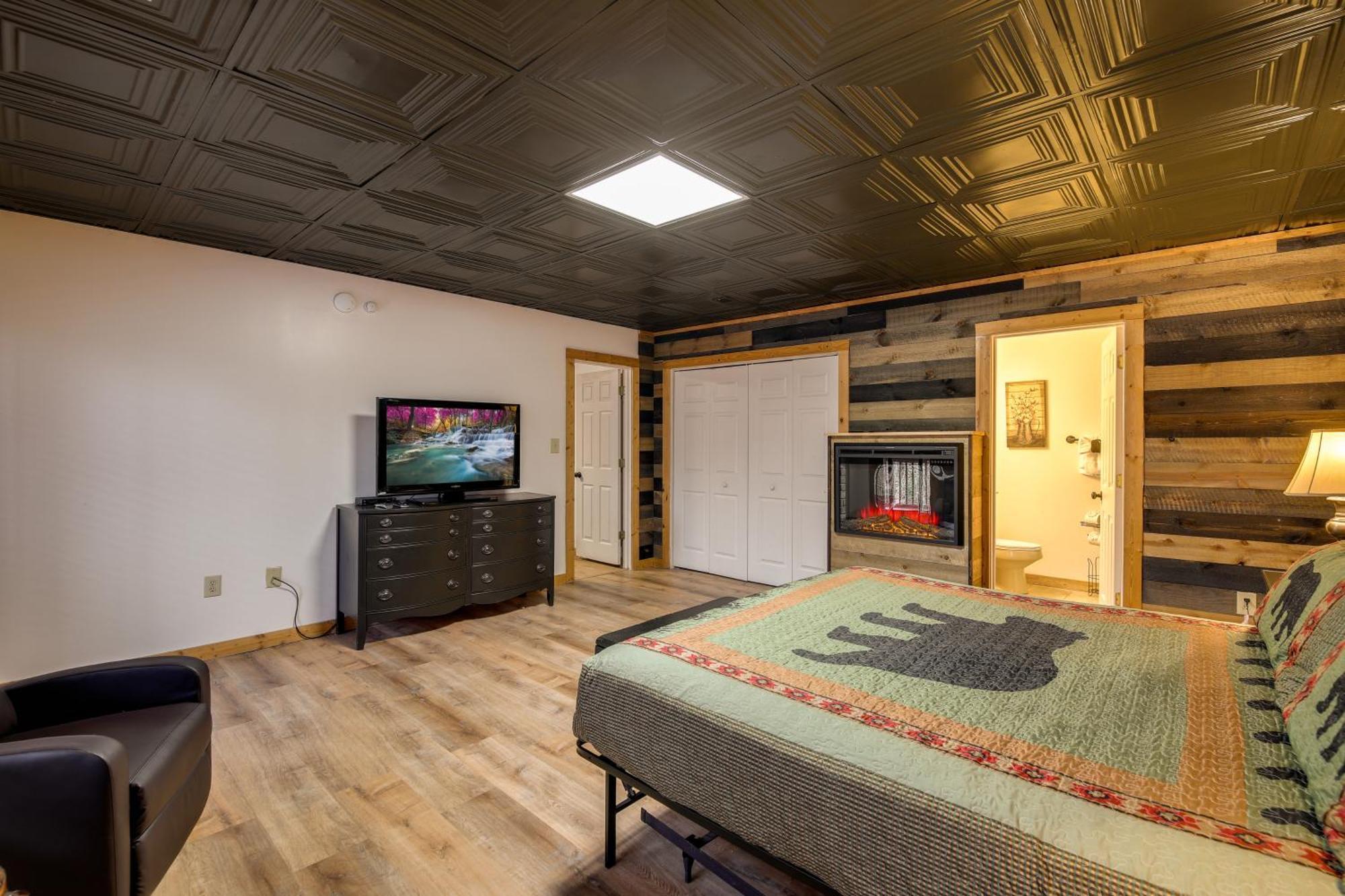 Pet-Friendly Gatlinburg Retreat With Hot Tub! Villa Exterior photo